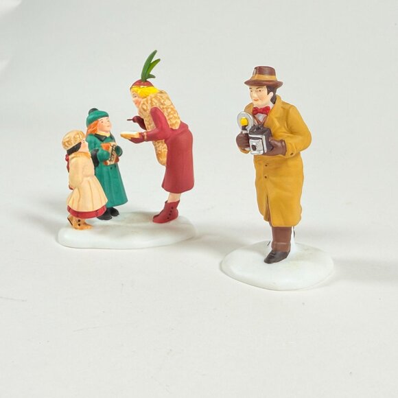 Dept 56 Big Smile for the Camera 58900 Christmas in the City Retired - Picture 4 of 13